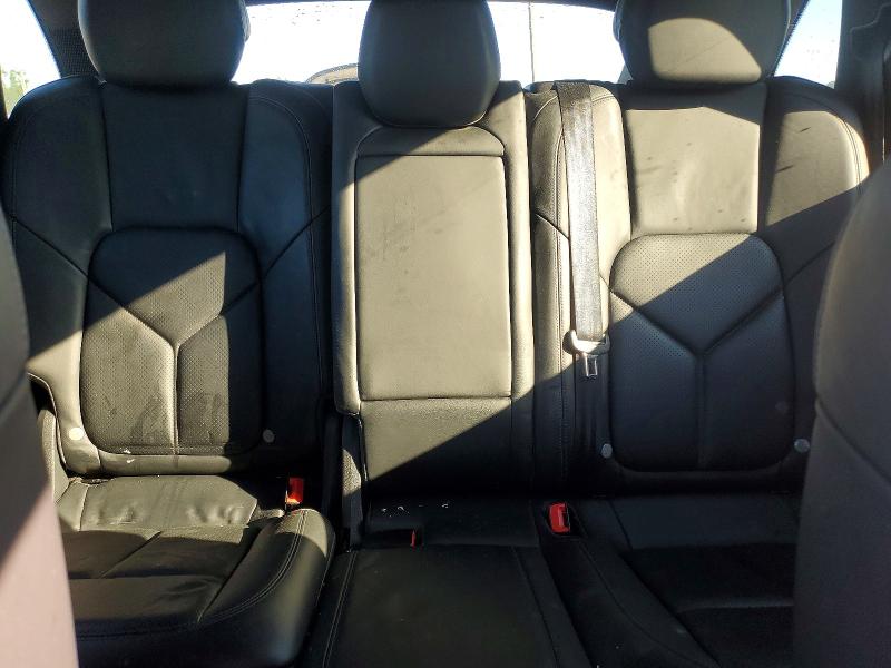 Снимка 10 от търг – 2013 PORSCHE CAYENNE с VIN WP1AA2A27DLA19239