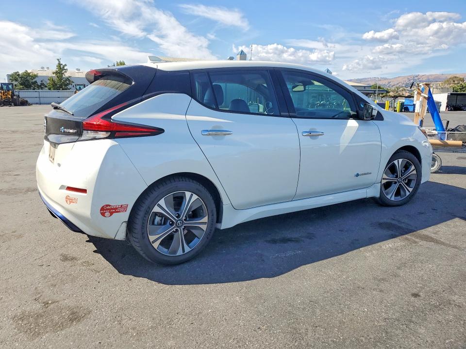 Photo 3 from auction – 2018 NISSAN LEAF with VIN 1N4AZ1CP3JC31087