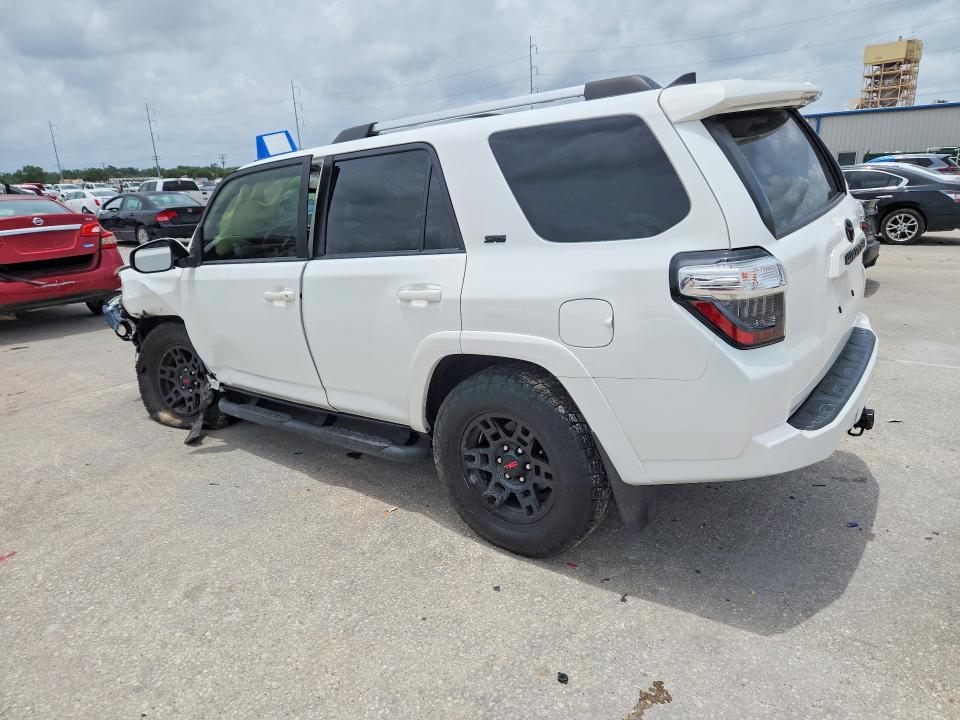 Photo 2 from auction – 2023 TOYOTA 4RUNNER with VIN JTENU5JR1P6181083