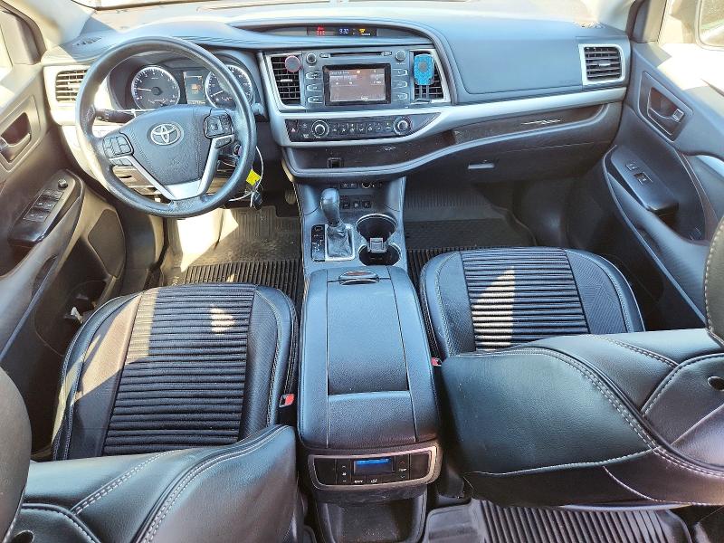 Photo 8 from auction – 2017 TOYOTA HIGHLANDER with VIN 5TDBZRFH7HS377286