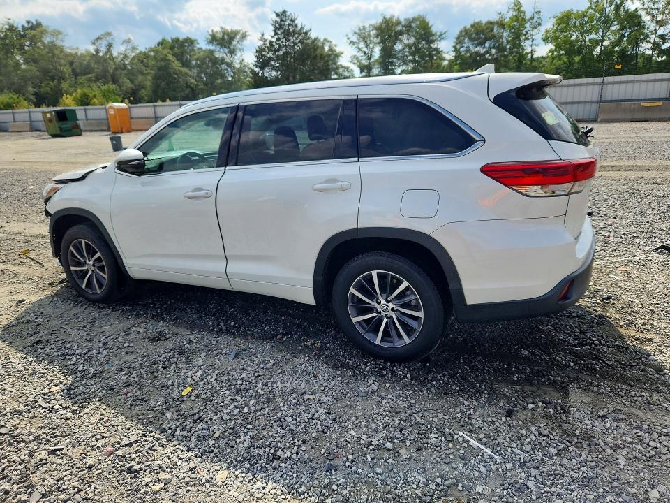 Foto 2 de la subasta – 2018 TOYOTA HIGHLANDER con VIN 5TDKZRFH5JS538174