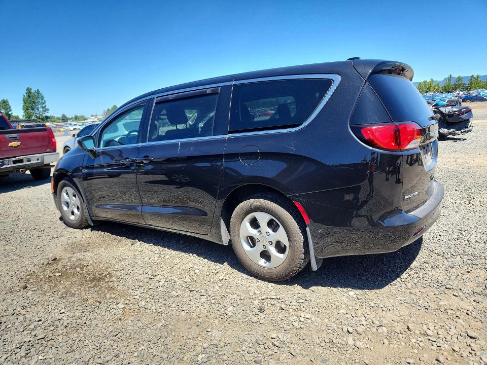 Photo 2 from auction – 2017 CHRYSLER PACIFICA with VIN 2C4RC1CG7HR747948