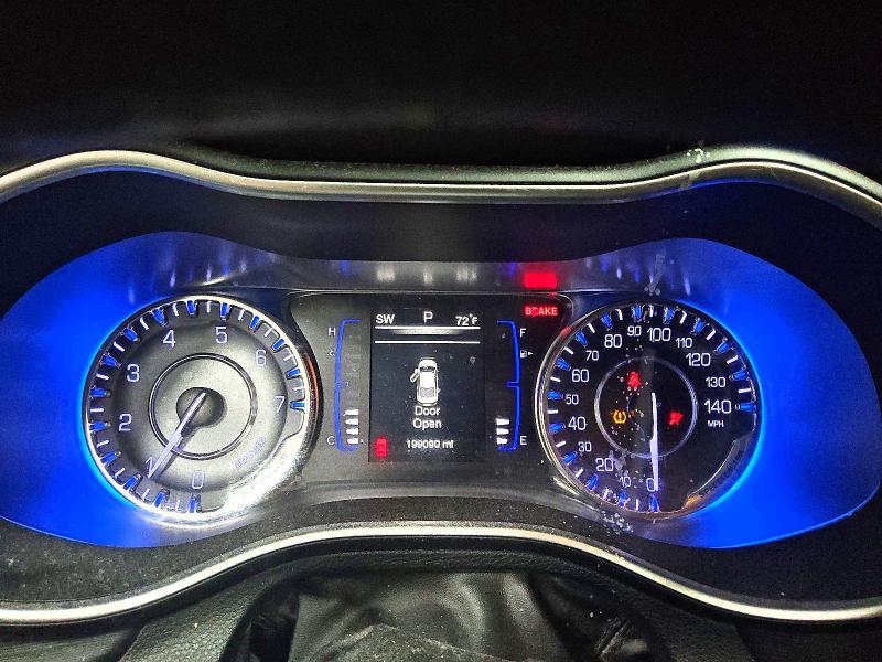 Photo 9 from auction – 2016 CHRYSLER 200 with VIN 1C3CCCAB4GN172975