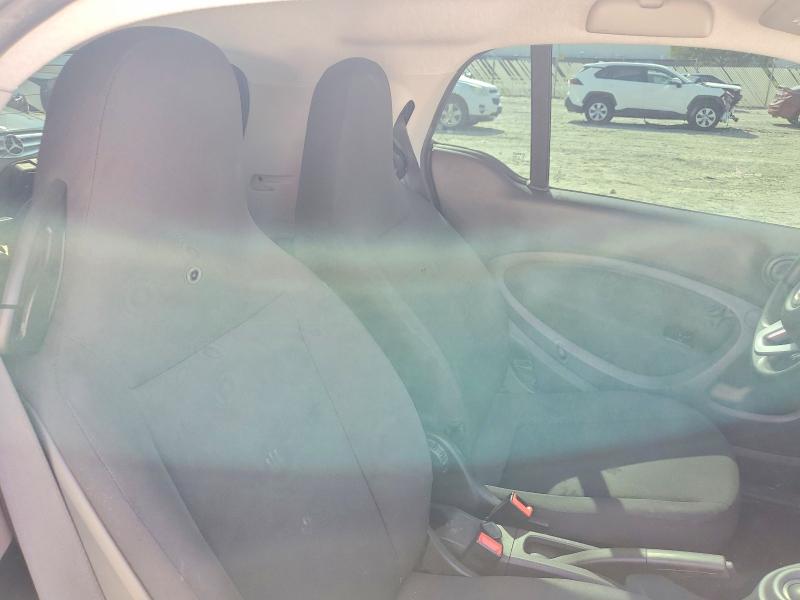 Photo 10 from auction – 2016 SMART FORTWO with VIN WMEFJ5DA2GK056643