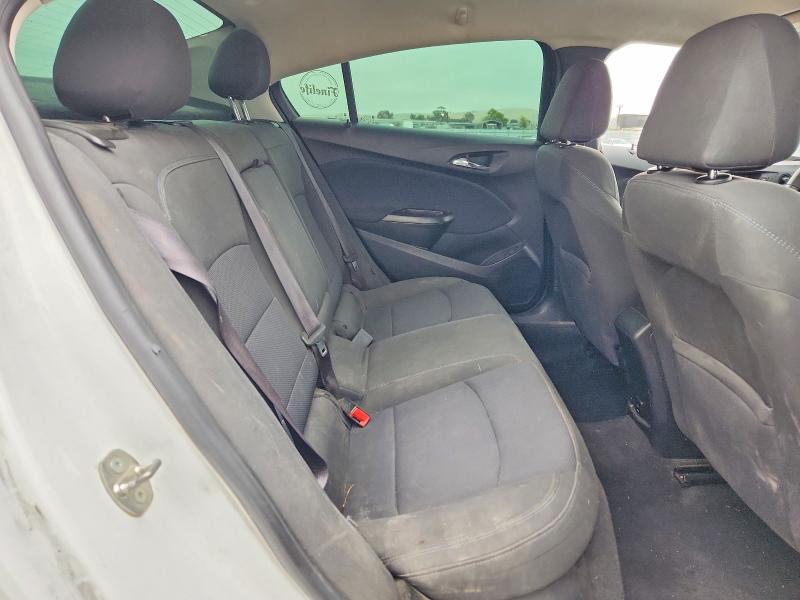 Photo 10 from auction – 2017 CHEVROLET CRUZE with VIN 1G1BE5SM1H7175697