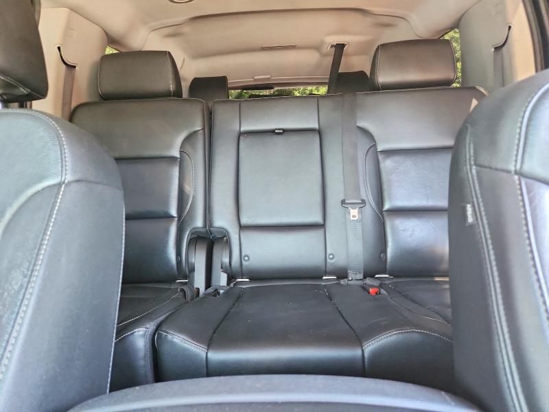 Photo 10 from auction – 2019 CHEVROLET SUBURBAN with VIN 1GNSKHKC2KR124544
