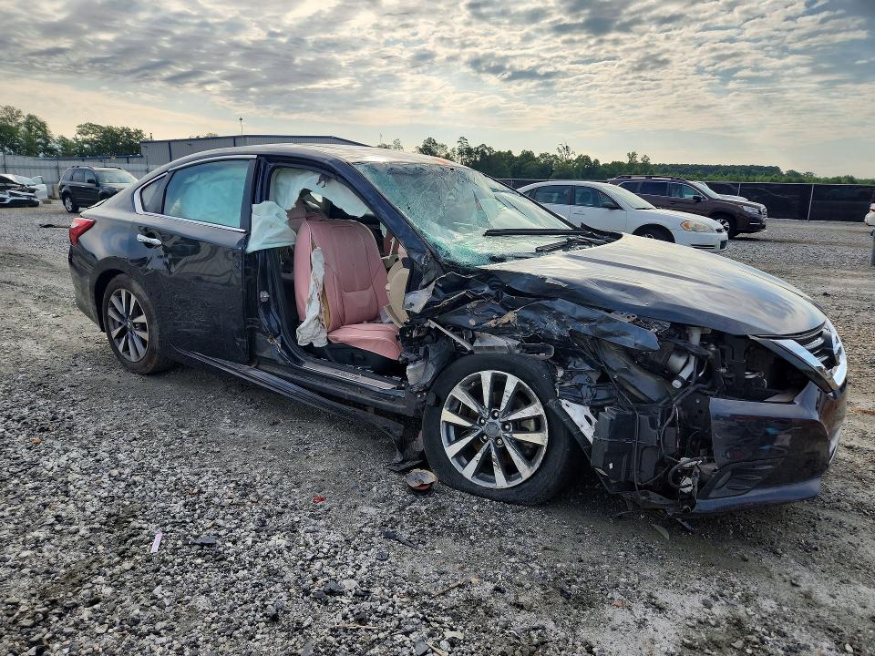 Photo 4 from auction – 2017 NISSAN ALTIMA with VIN 1N4AL3AP4HC256392
