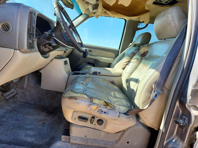 Photo 7 from auction – 2002 CHEVROLET SUBURBAN with VIN 1GNEC16Z62J120429