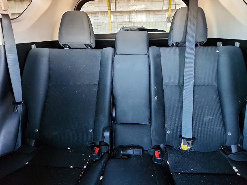 Photo 10 from auction – 2017 TOYOTA RAV4 with VIN 2T3BFREV6HW645372