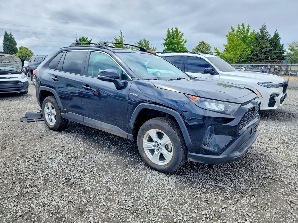 Photo 4 from auction – 2019 TOYOTA RAV4 with VIN 2T3MWRFV3KW038778
