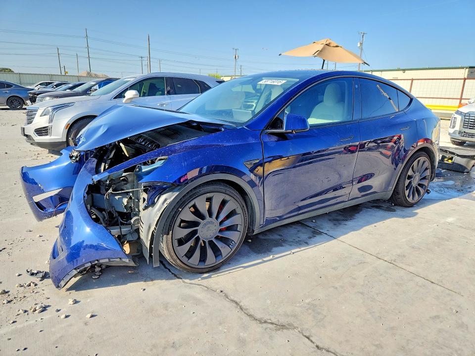 TESLA MODEL Y 2022 z numerem VIN 7SAYGDEF4NF382354 - Zdjęcie z aukcji