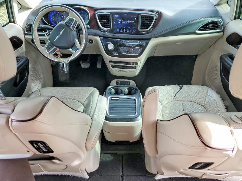 Photo 8 from auction – 2017 CHRYSLER PACIFICA with VIN 2C4RC1GG3HR528723