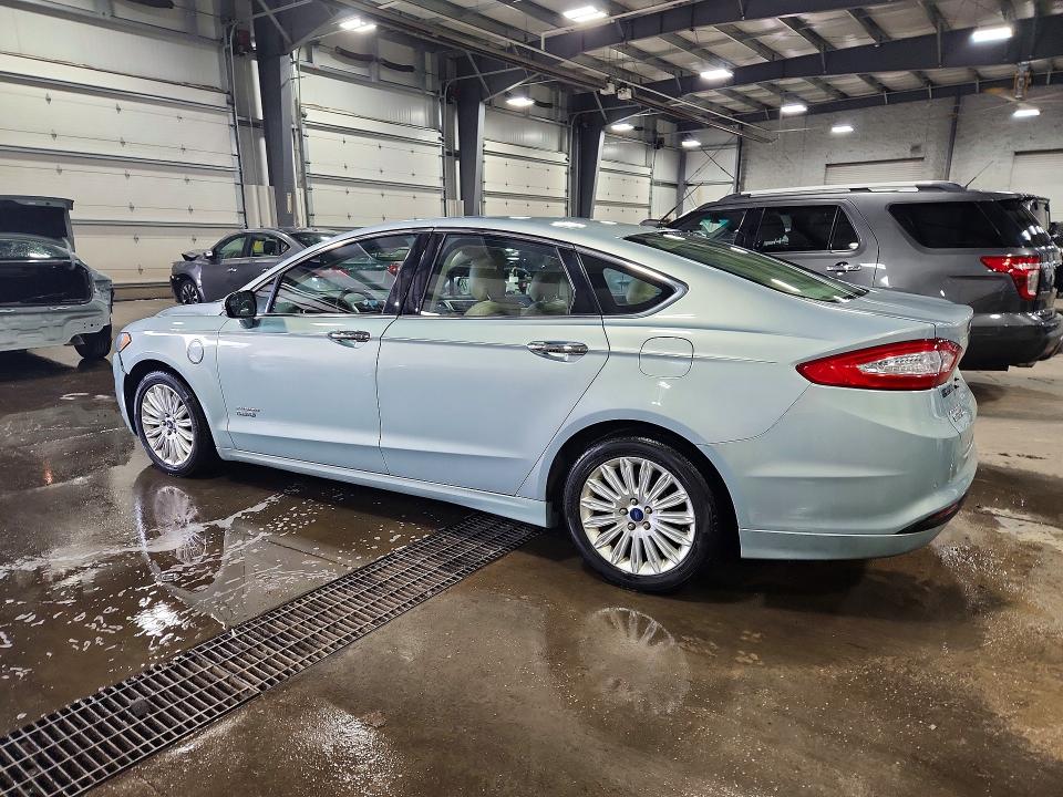 Photo 2 from auction – 2013 FORD FUSION with VIN 3FA6P0PU4DR302756
