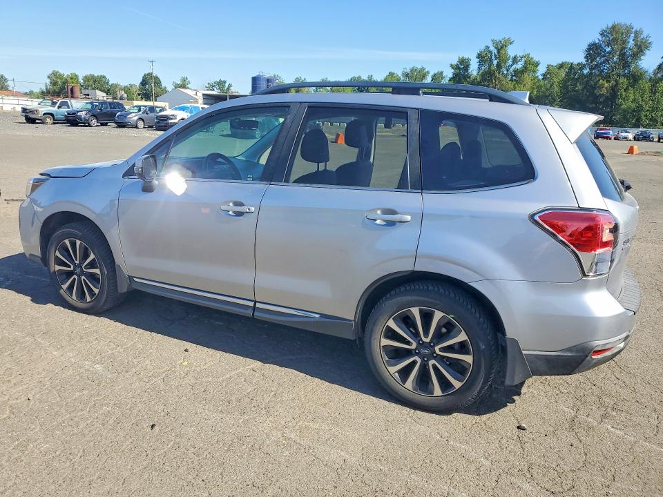 Photo 2 from auction – 2017 SUBARU FORESTER with VIN JF2SJGTC1HH402919