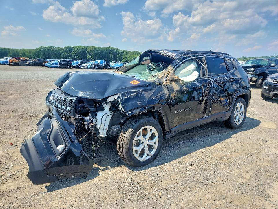 JEEP COMPASS 2024 with VIN 3C4NJDBN9RT119412 - Photo from auction