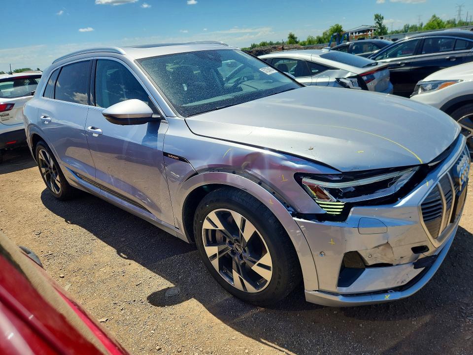 Photo 4 from auction – 2022 AUDI E-TRON with VIN WA1LAAGE7NB014307