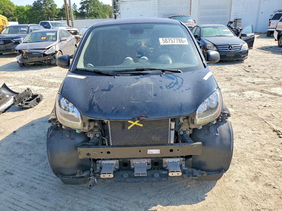 Photo 5 from auction – 2016 SMART FORTWO with VIN WMEFJ5DA2GK056643