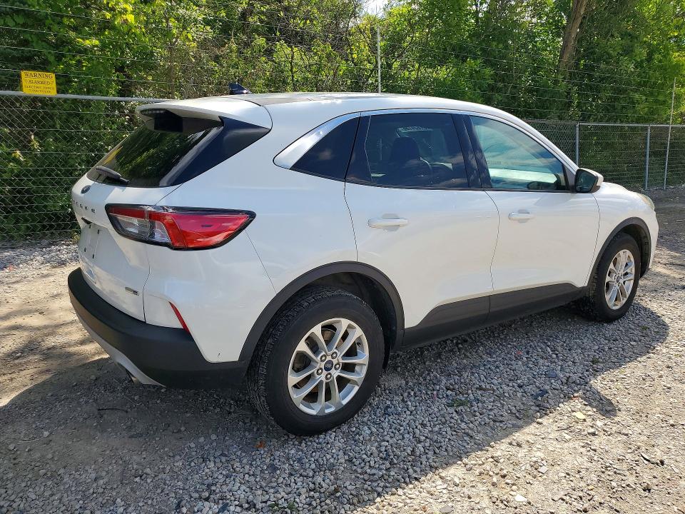 Photo 3 from auction – 2020 FORD ESCAPE with VIN 1FMCU9G66LUA72412