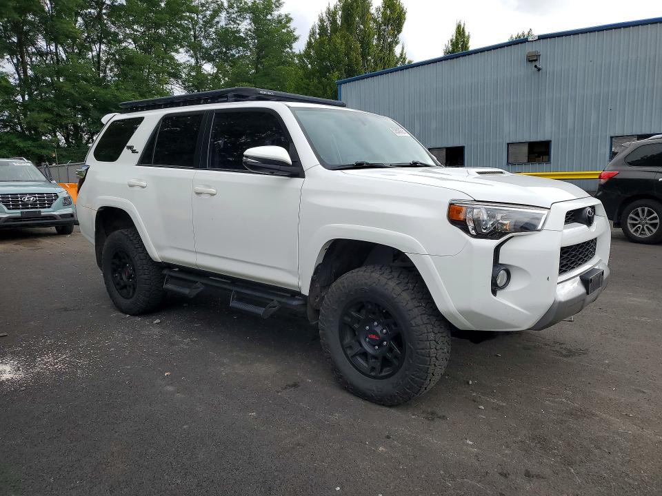 Photo 4 from auction – 2018 TOYOTA 4RUNNER with VIN JTEBU5JR3J5513525