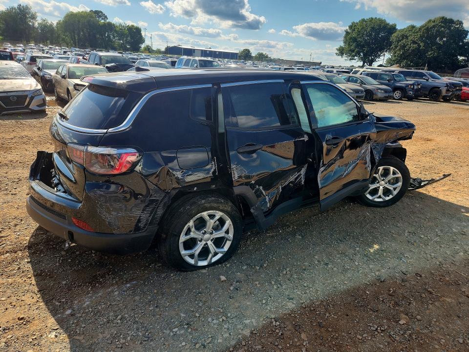 Photo 3 from auction – 2024 JEEP COMPASS with VIN 3C4NJDAN5RT146771