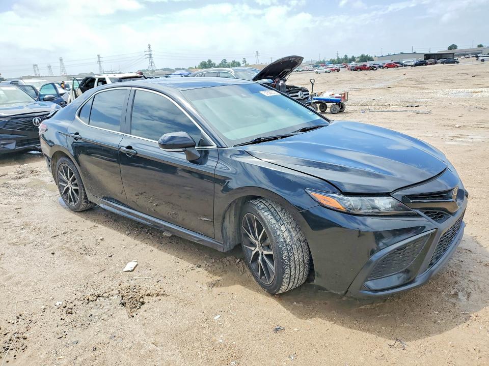 Photo 4 from auction – 2022 TOYOTA CAMRY with VIN 4T1G11AK5NU704563