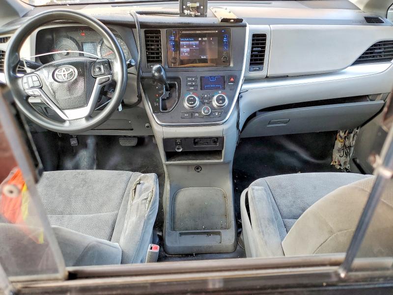 Photo 8 from auction – 2016 TOYOTA SIENNA with VIN 5TDZK3DC2GS718146