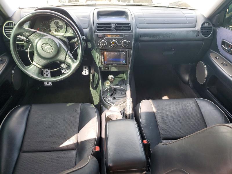 Photo 8 from auction – 2002 LEXUS IS with VIN JTHBD192720059510