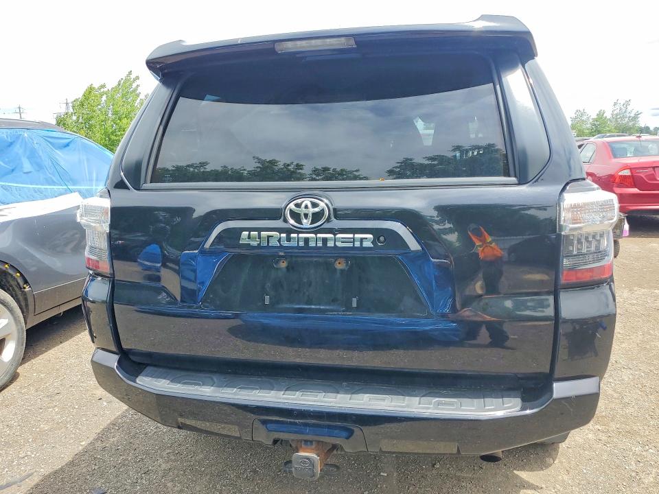 Photo 6 from auction – 2018 TOYOTA 4RUNNER with VIN JTEBU5JR4J5555718