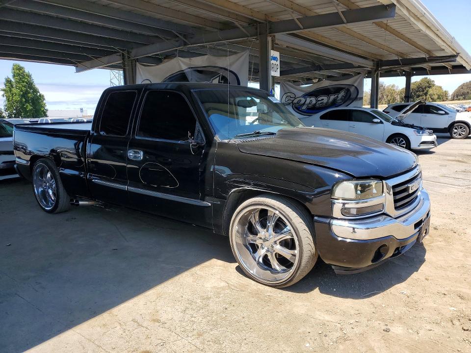 Photo 4 from auction – 2005 GMC NEW SIERRA with VIN 2GTEC19T451316156