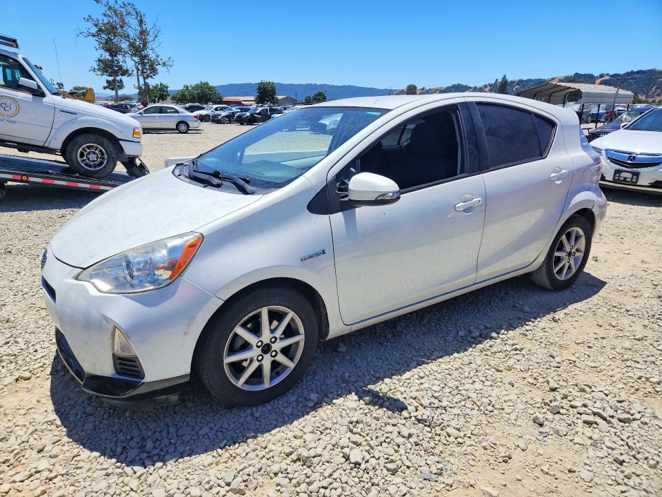Photo 1 from auction – 2013 TOYOTA PRIUS C with VIN JTDKDTB38D1043894