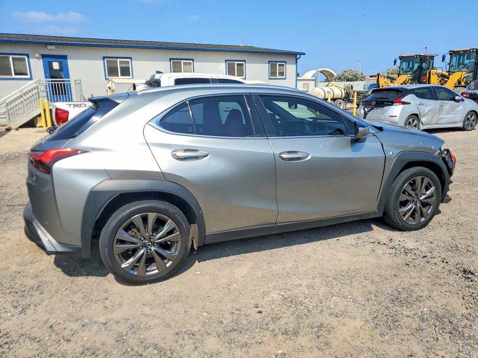 Photo 3 from auction – 2019 LEXUS UX with VIN JTHY3JBH8K2009277