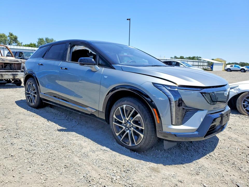 Photo 4 from auction – 2026 CADILLAC OPTIQ with VIN 3GYK3EM54TS113587