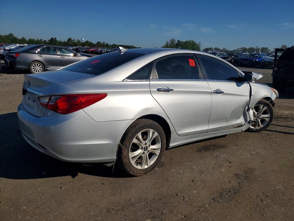 Photo 3 from auction – 2013 HYUNDAI SONATA with VIN 5NPEC4AC9DH791117