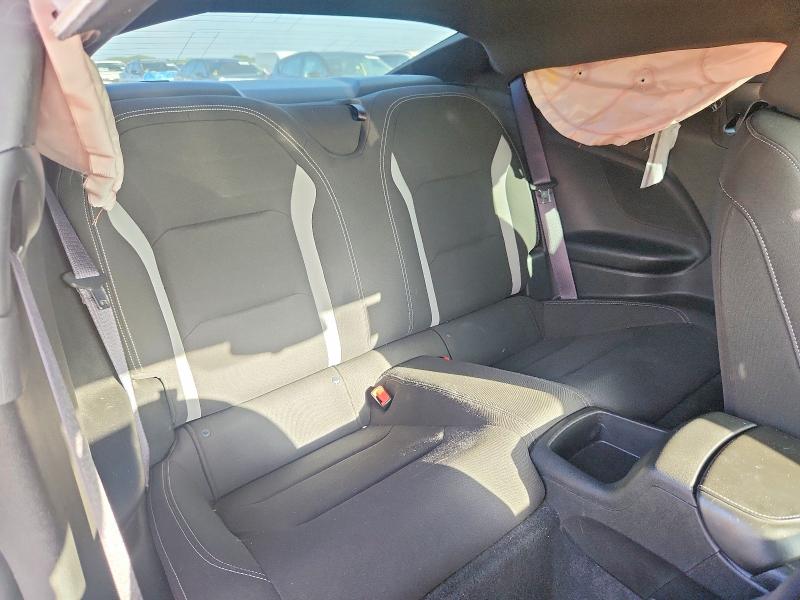 Photo 10 from auction – 2016 CHEVROLET CAMARO with VIN 1G1FB1RS5G0182277