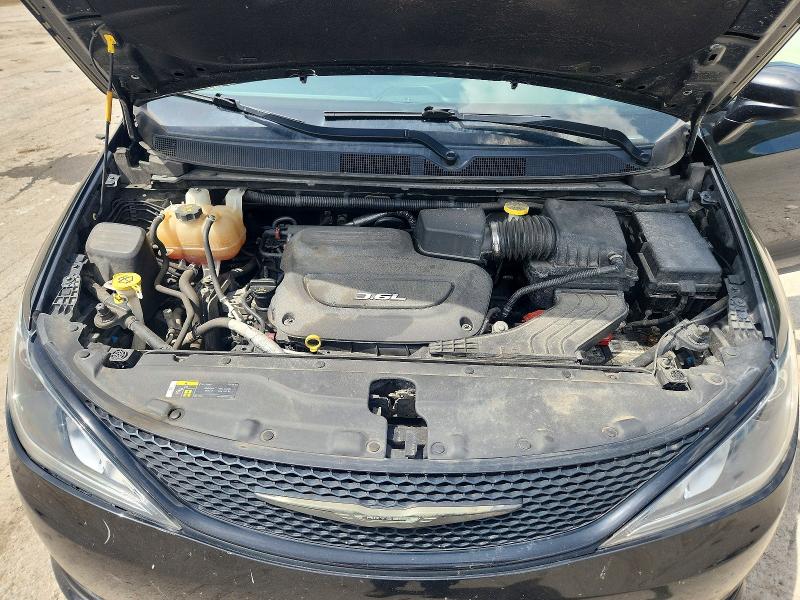 Photo 12 from auction – 2018 CHRYSLER PACIFICA with VIN 2C4RC1EG6JR312227