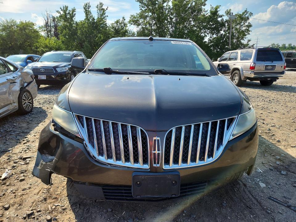 Photo 5 from auction – 2011 LINCOLN MKX with VIN 2LMDJ8JK7BBJ05570