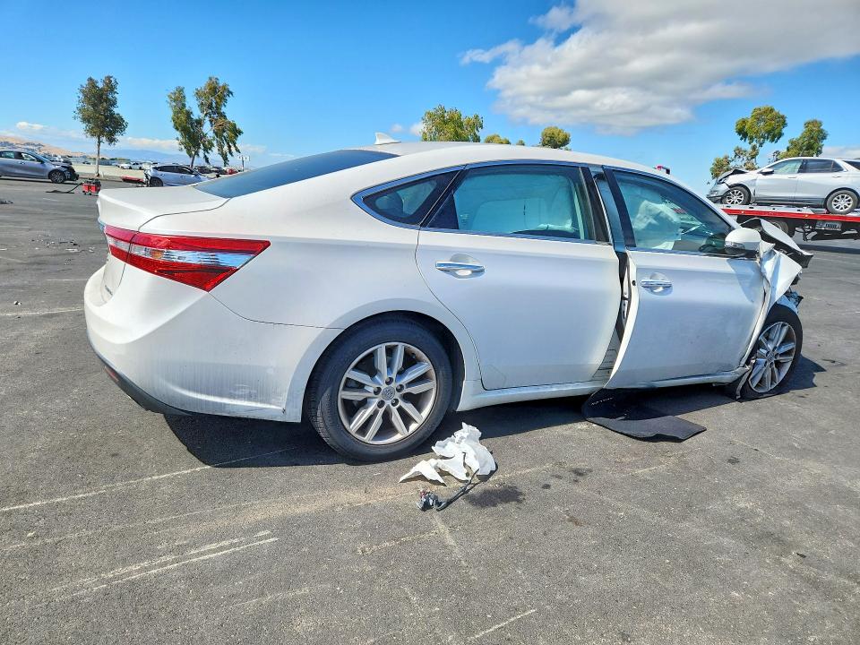 Photo 3 from auction – 2015 TOYOTA AVALON with VIN 4T1BK1EB2FU166326