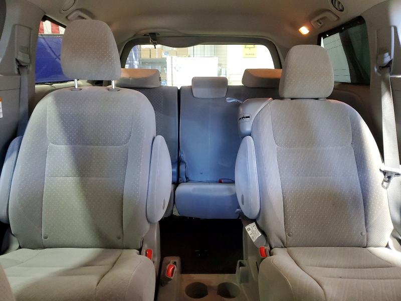 Photo 10 from auction – 2018 TOYOTA SIENNA with VIN 5TDKZ3DC9JS912516