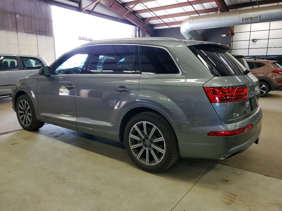 Photo 2 from auction – 2017 AUDI Q7 with VIN WA1LAAF74HD012526