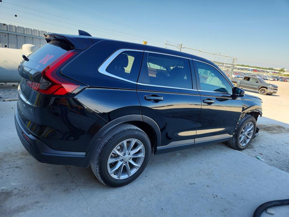 Photo 3 from auction – 2023 HONDA CR-V with VIN 2HKRS4H46PH403543