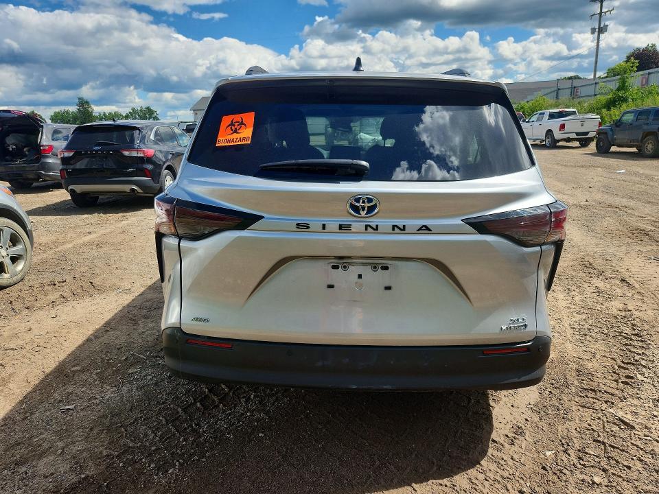 Photo 6 from auction – 2023 TOYOTA SIENNA with VIN 5TDYSKFCXPS106697