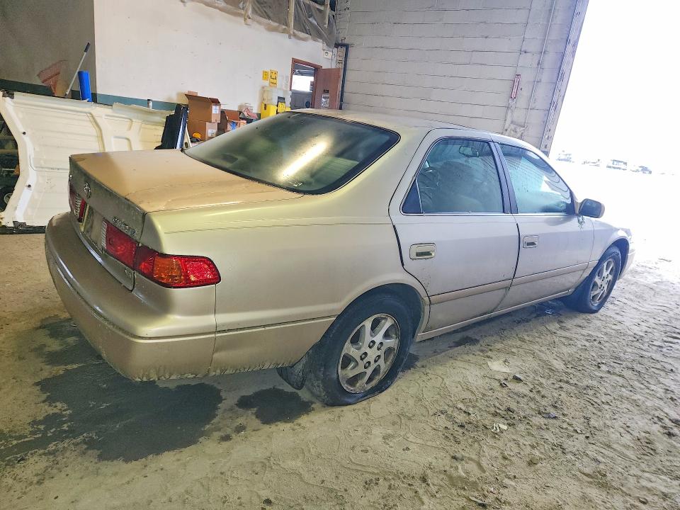 Photo 3 from auction – 2000 TOYOTA CAMRY with VIN 4T1BF22K5YU950159