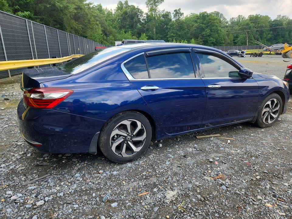 Photo 3 from auction – 2016 HONDA ACCORD with VIN 1HGCR3F07GA030548