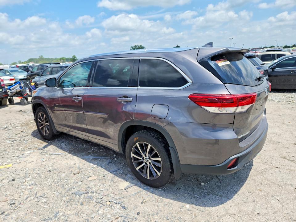 Photo 2 from auction – 2017 TOYOTA HIGHLANDER with VIN 5TDJZRFH4HS379508