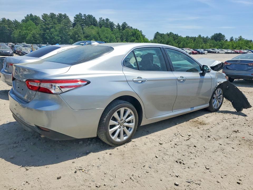 Photo 3 from auction – 2020 TOYOTA CAMRY with VIN 4T1C11BK0LU005058
