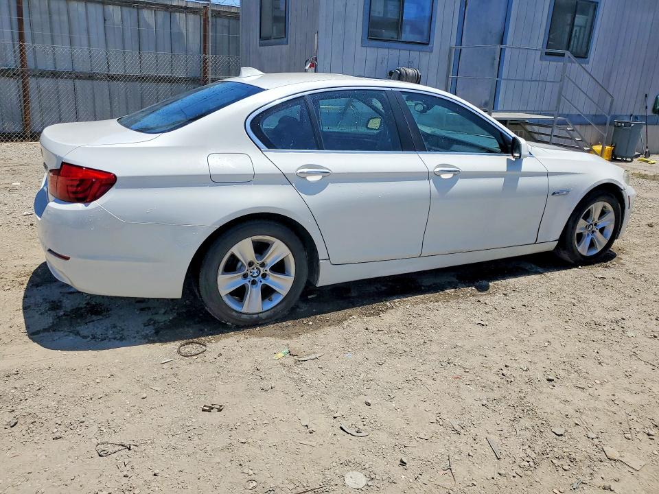 Photo 3 from auction – 2013 BMW 528 with VIN WBAXG5C58DDY30977