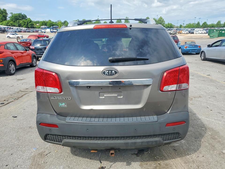 Photo 6 from auction – 2013 KIA SORENTO with VIN 5XYKTCA68DG322289
