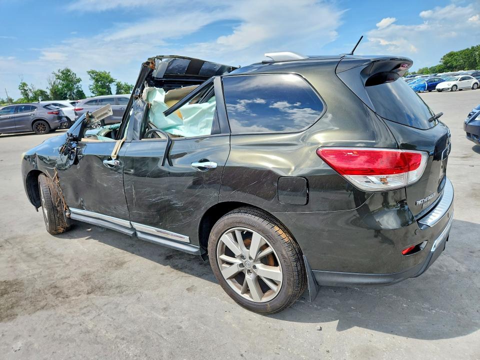 Photo 2 from auction – 2016 NISSAN PATHFINDER with VIN 5N1AR2MN7GC612129