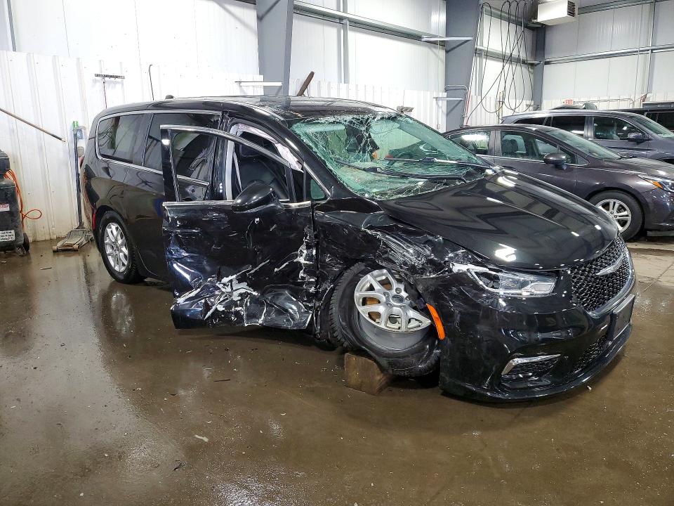 Photo 4 from auction – 2023 CHRYSLER PACIFICA with VIN 2C4RC1BG9PR525492