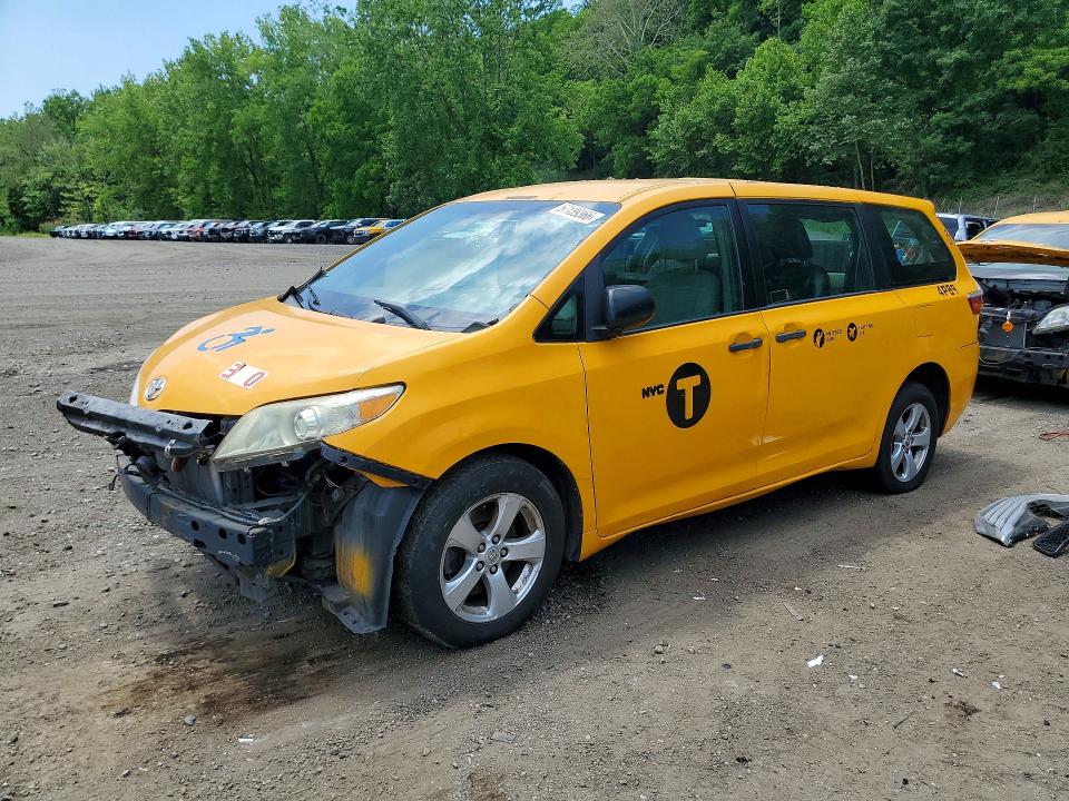 TOYOTA SIENNA 2017 with VIN 5TDZZ3DC2HS845895 - Photo from auction